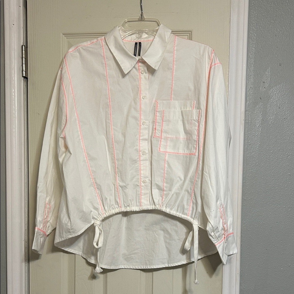 LiKe🩷for $8 off🧘🏽‍♀️ Anthropologie drawstring white shirt